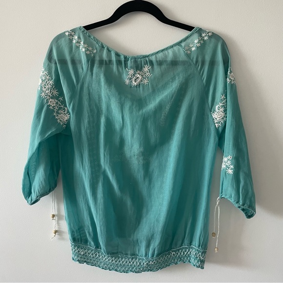 Gilbert blue & white embroidery 3/4 sleeve boho peasant shirt top size small - Picture 3 of 3